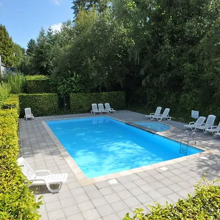 In Near Ourthe River شقة